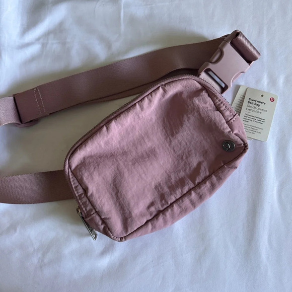 lululemon athletica Handbags - 🆕💕 OG Lululemon Everywhere Belt Bag - Pink Taupe
